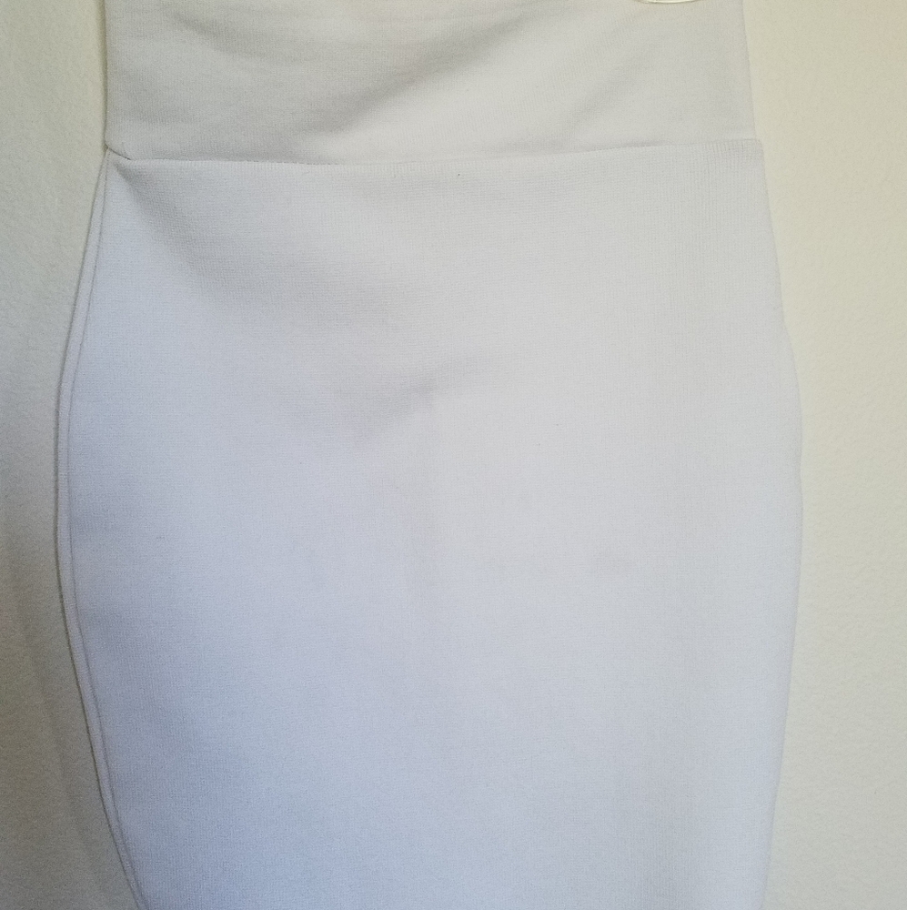 White stretchy short skirt